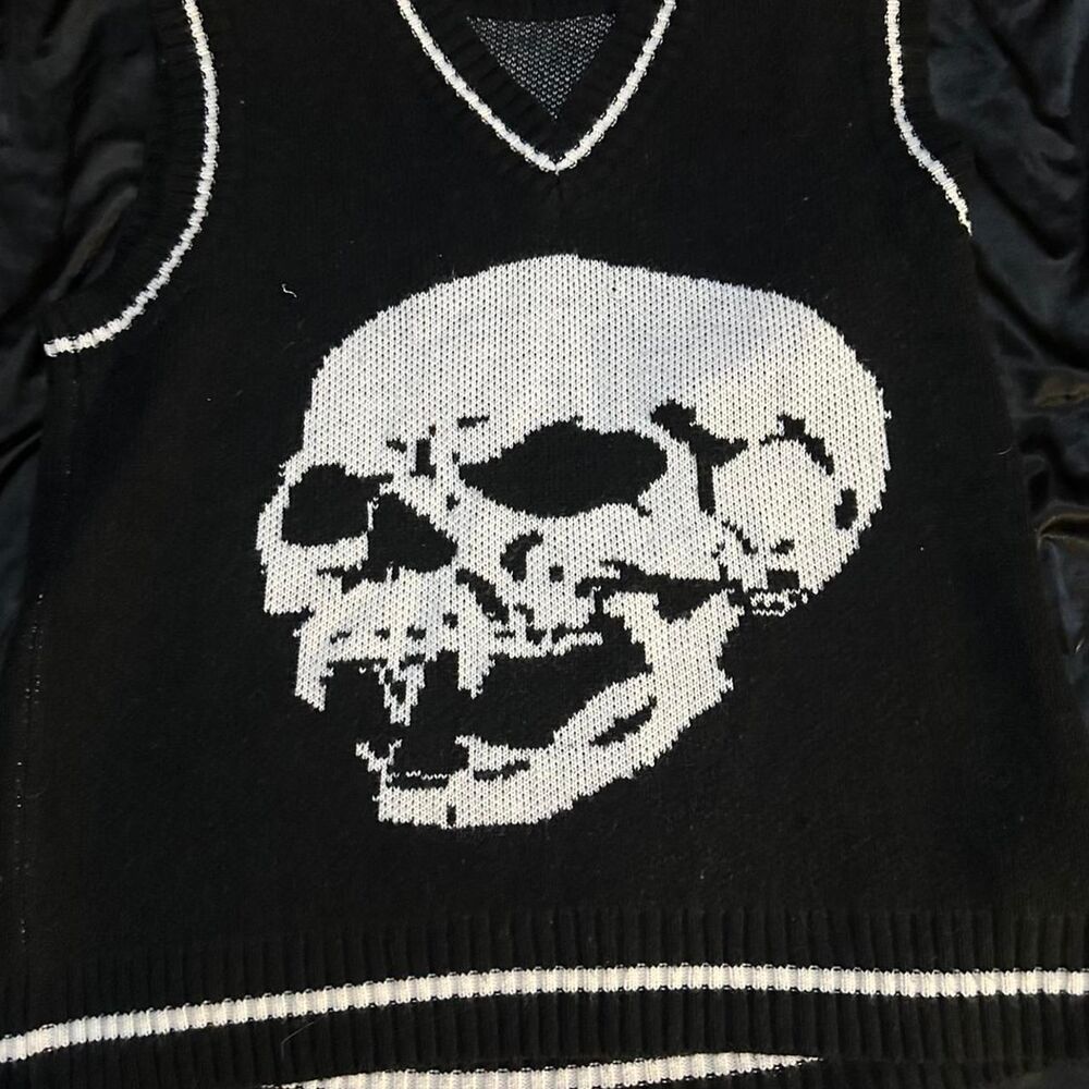 Shein unisex Black and White Jumper